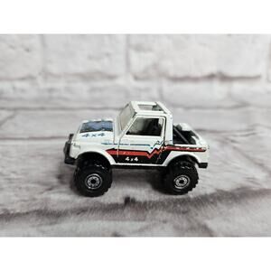 Hot Wheels White 1988 Jeep 4X4